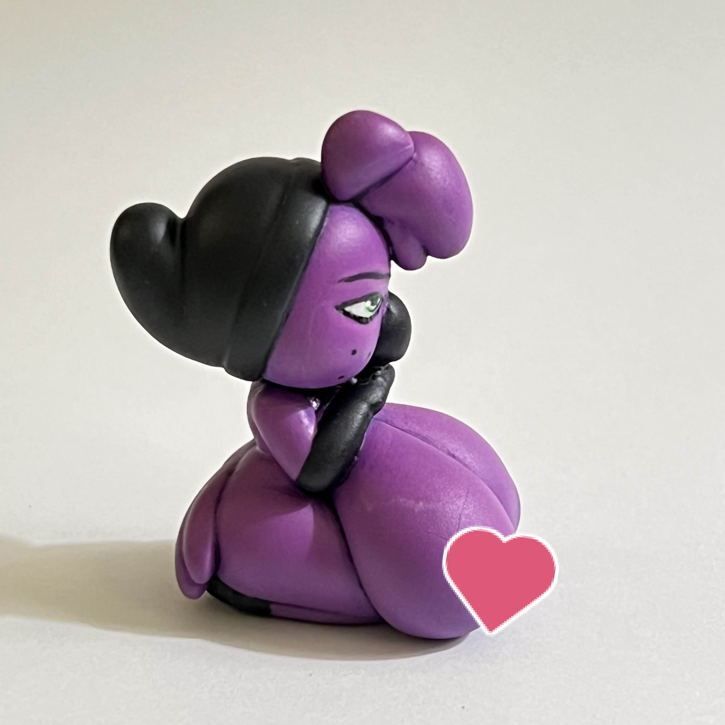 Zoe Mini Figurine