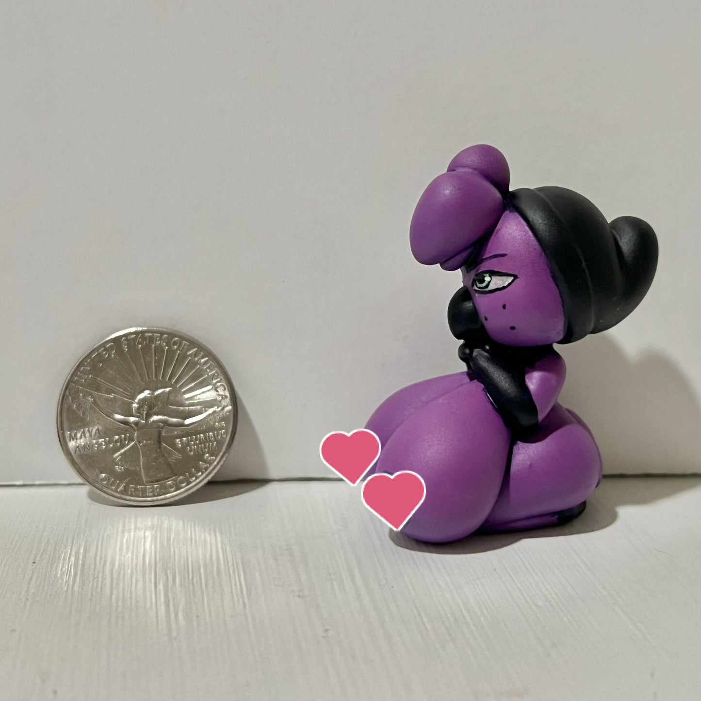 Zoe Mini Figurine